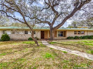 324 Fleetwood Dr, Hollywood Park, TX 78232