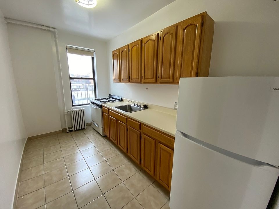 1st image of 20-61 Steinway Ave #2A