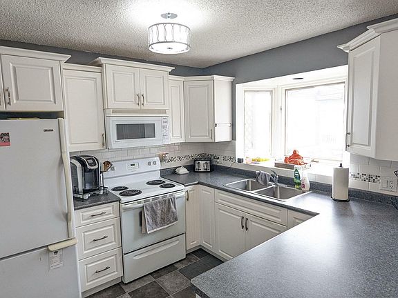 4th image of 5910 51st St