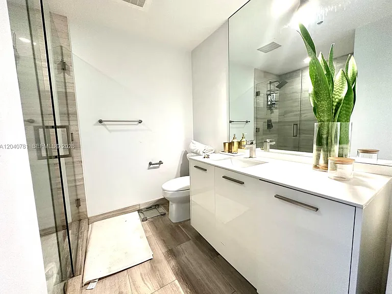 1300 Brickell Bay Dr #2106 — Photo 4