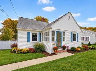 24 Oak St, Medfield, MA 02052