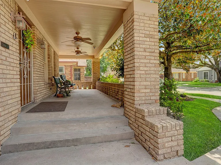 5221 Mulford St — Photo 3