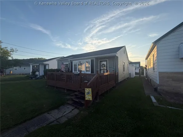 313 21st St, Dunbar, WV 25064