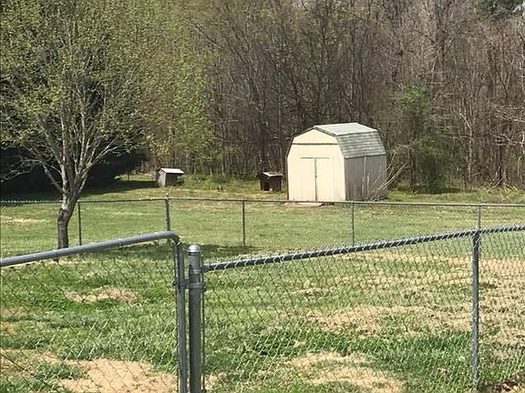5th image of 330 Haymore Dr
