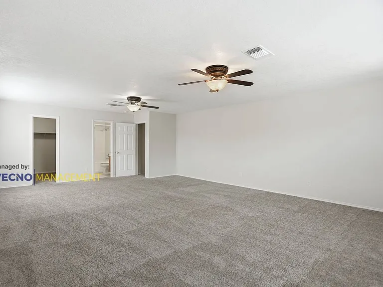 8138 Elktree Pass — Photo 14