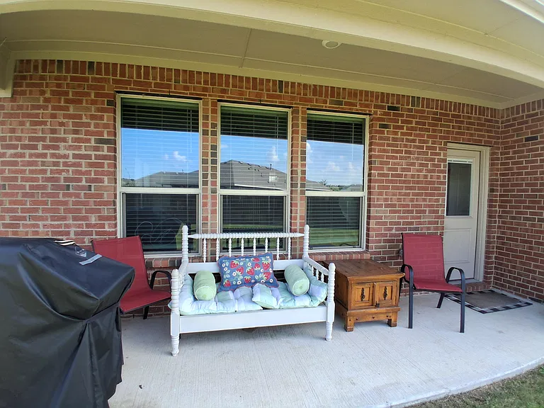 309 Clayton St — Photo 32