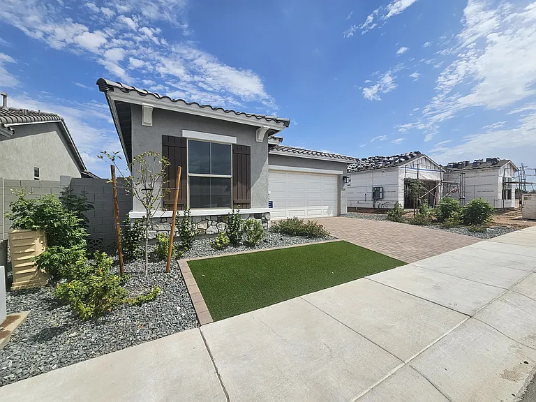 2942 E Manzanita Rd — Photo 2