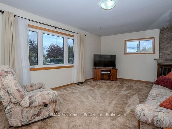 4th image of 69 Matthews St