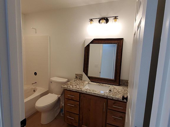 5th image of 1424 Sunny Ave