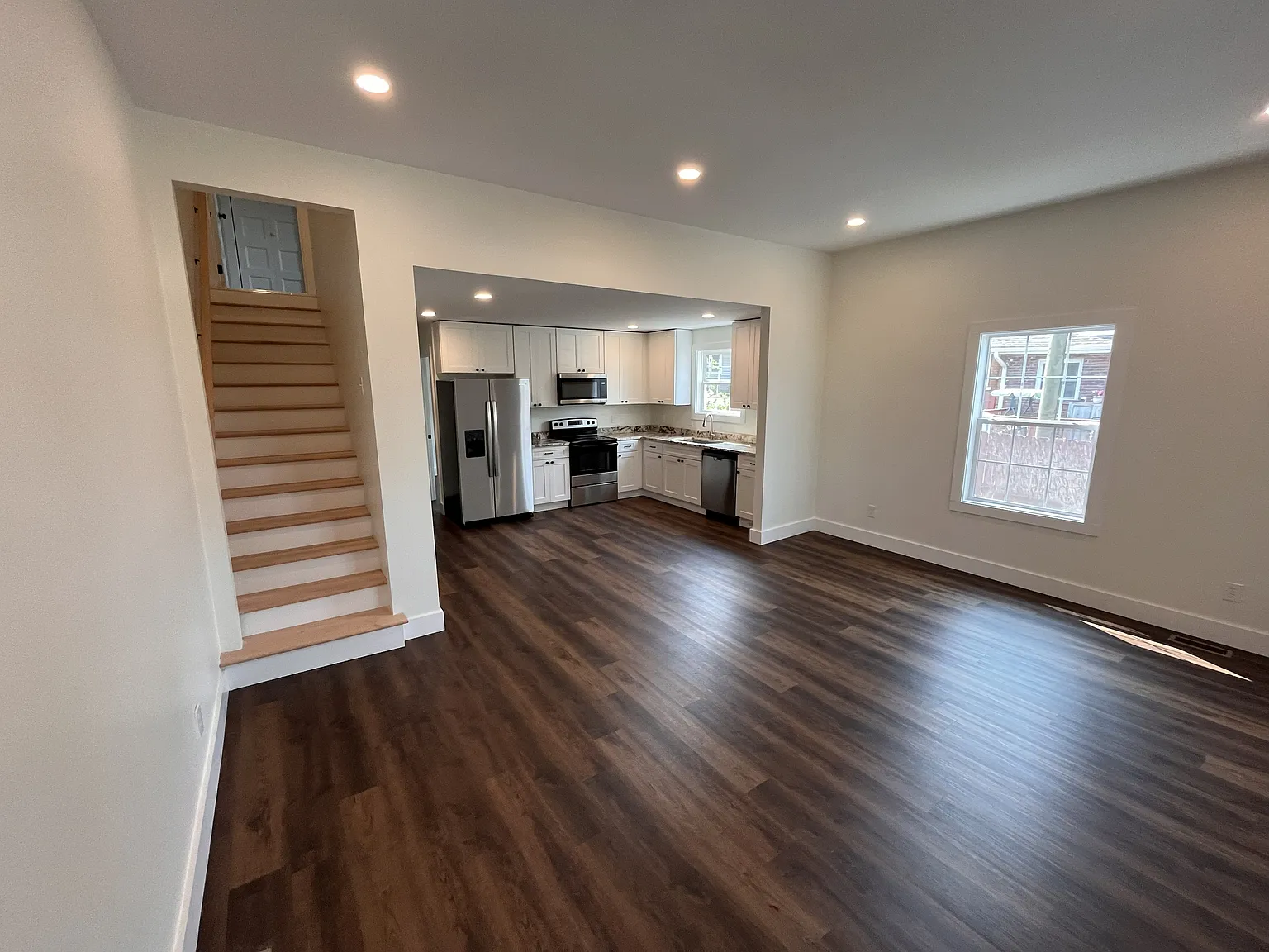 3 bed, 1100 sqft, $1,850 — Photo 3