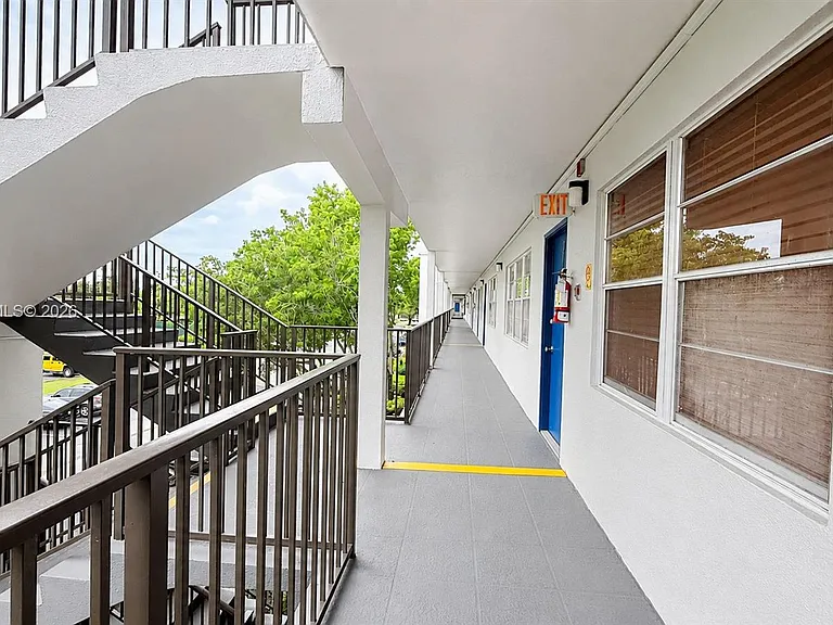 301 SW 135th Ave #317C — Photo 22