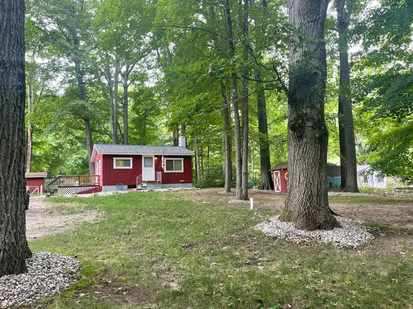 15725 Minerva Dr NE, Gowen, MI 49326