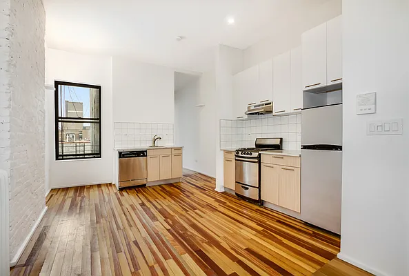 Rented by New Holland Residences | media 10