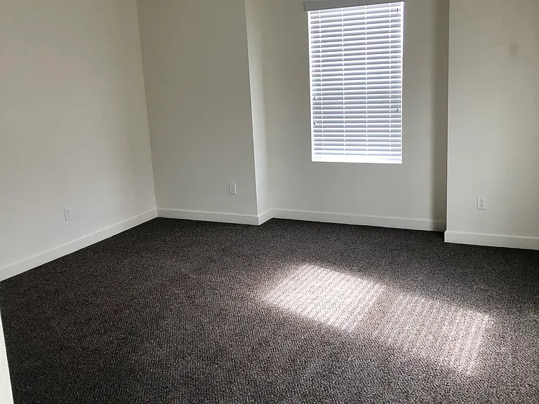 81 E 700 N — Photo 14