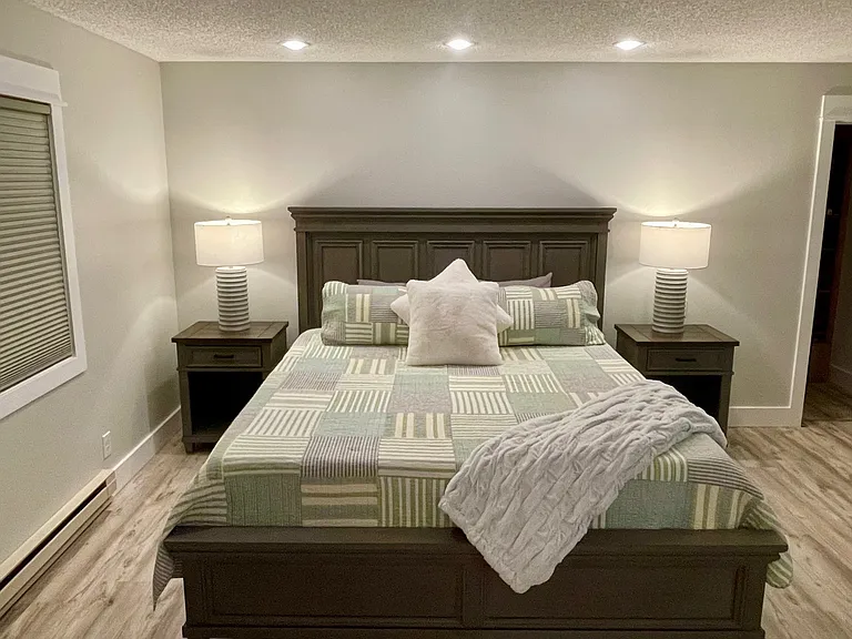 NW Oceania Dr — Photo 27