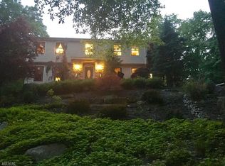 1 High Crest Dr, Sparta, NJ 07871