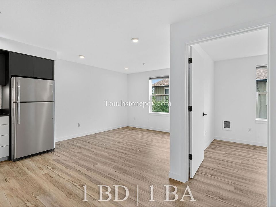 1st image of 5635 NE Glisan St #9