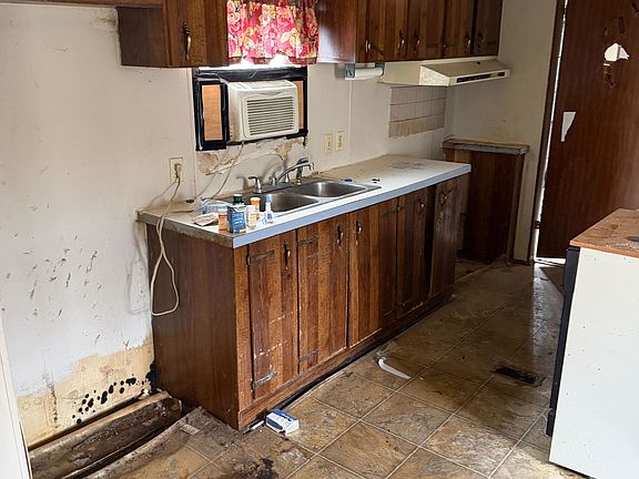 3rd image of 5225 N Lee Hwy #27