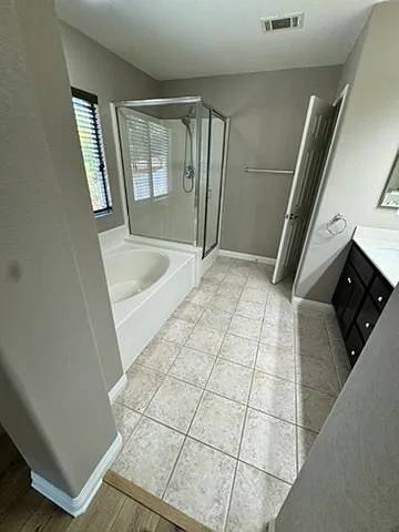 primary ensuite bathroom (bathroom #1)
