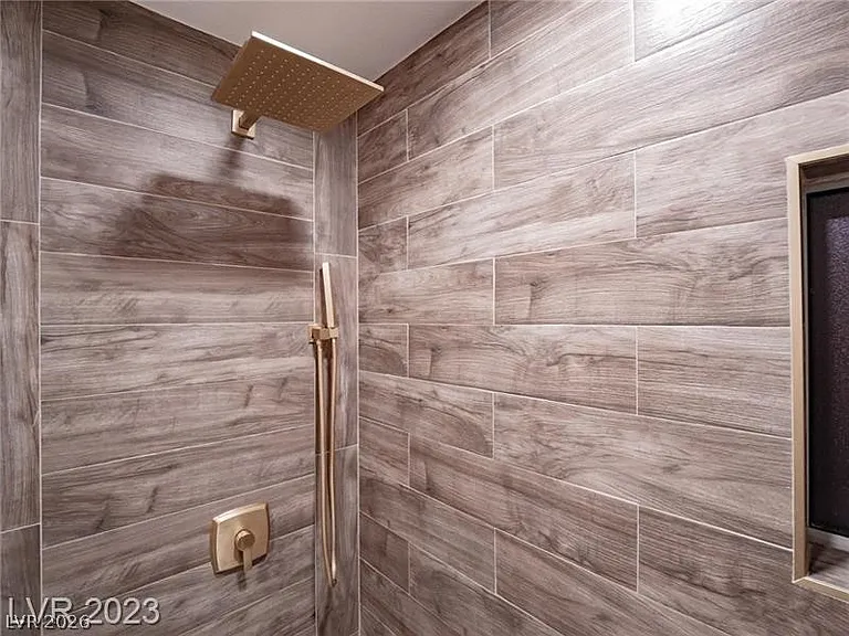 6488 Creston Ave — Photo 47