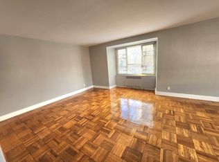 19515 67th Ave #W4, Fresh Meadows, NY 11365