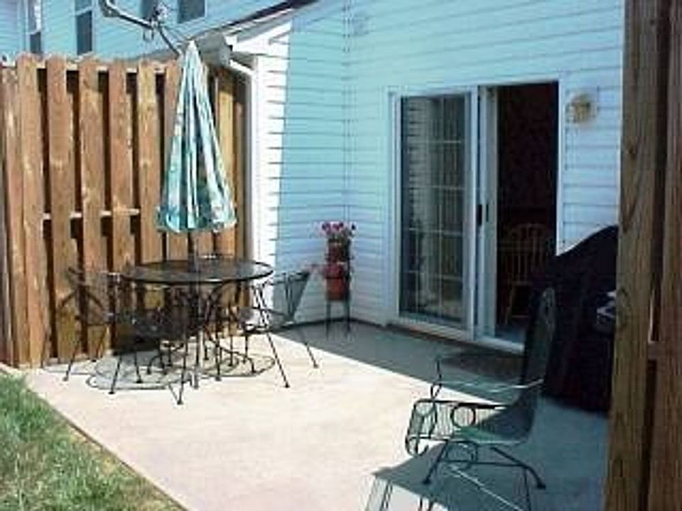 2nd image of 285 Mulberry Cir