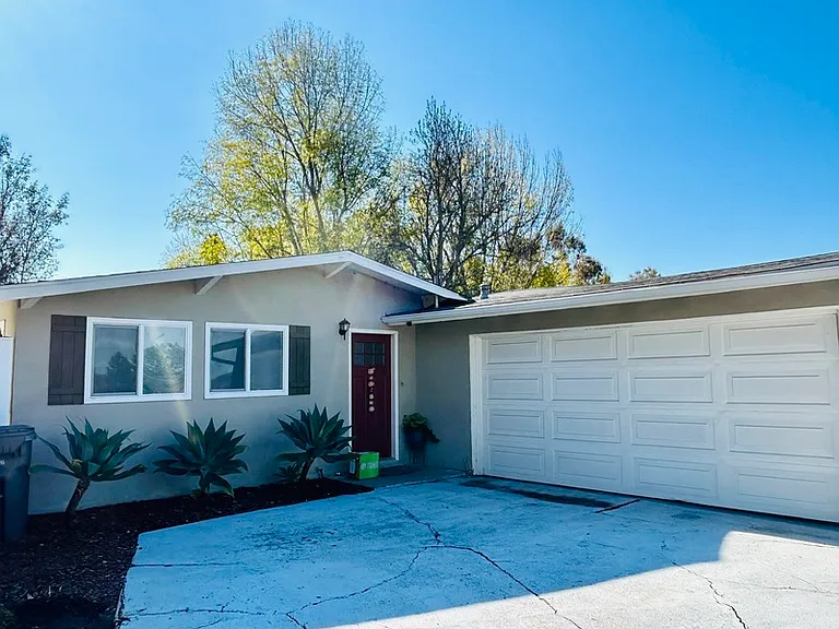 9145 Fanita Rancho Rd — Photo 2