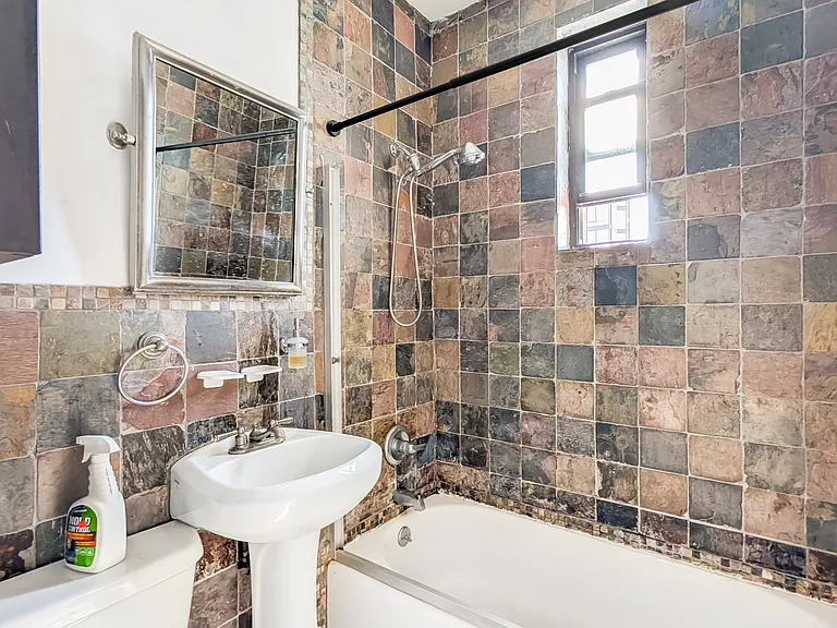 48 Graham Ave #4A — Photo 8