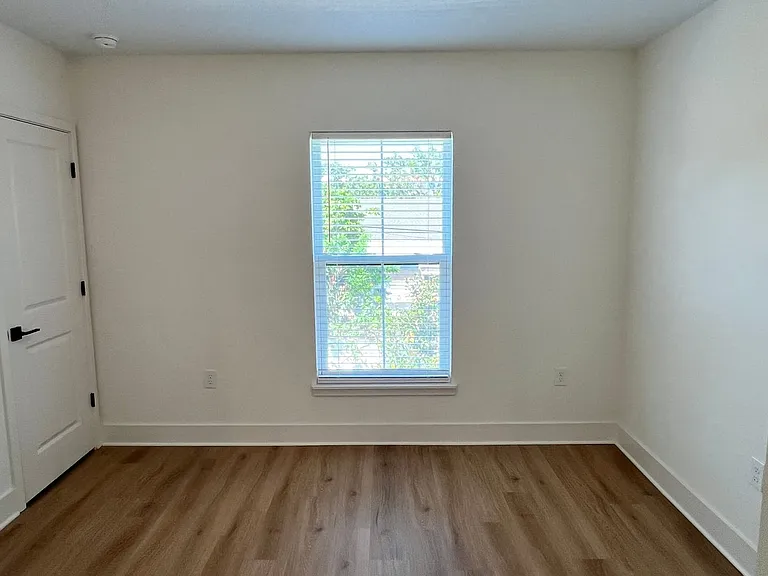 2610 E Clark St #1 — Photo 15