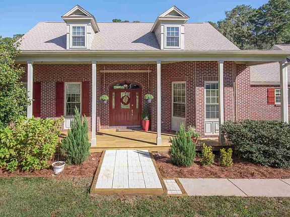3rd image of 2562 Lakefair Dr