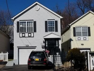 893-895 Bergen St, Newark, NJ, 07112