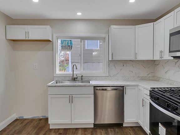 5th image of 19 Mortons Grove St