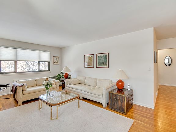 4th image of 107 Beacon Hill Dr APT E10