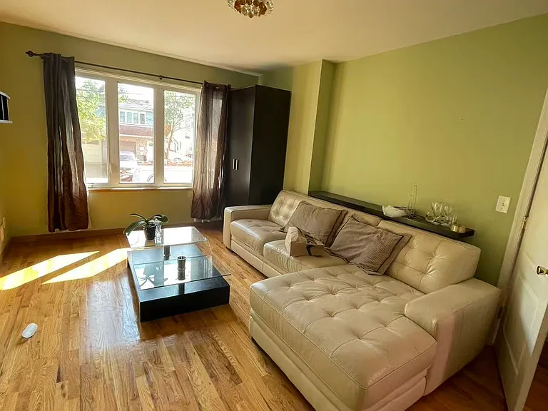 81 Glover St #1 — Photo 2