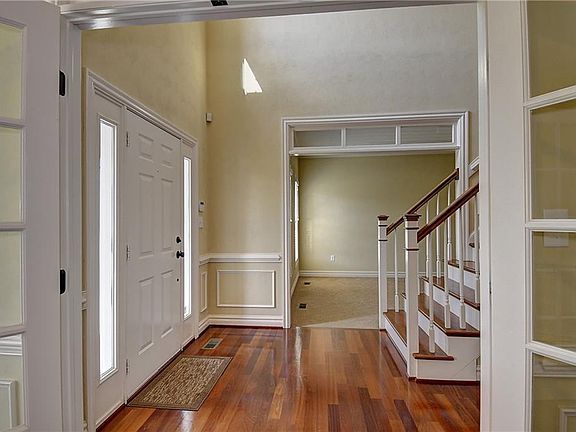 3rd image of 1744 Beauty Way