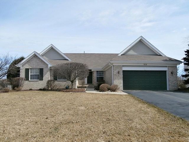1st image of 531 Amherst Dr