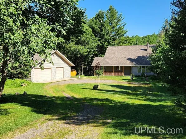 370 Gibbs City Rd, Iron River, MI 49935
