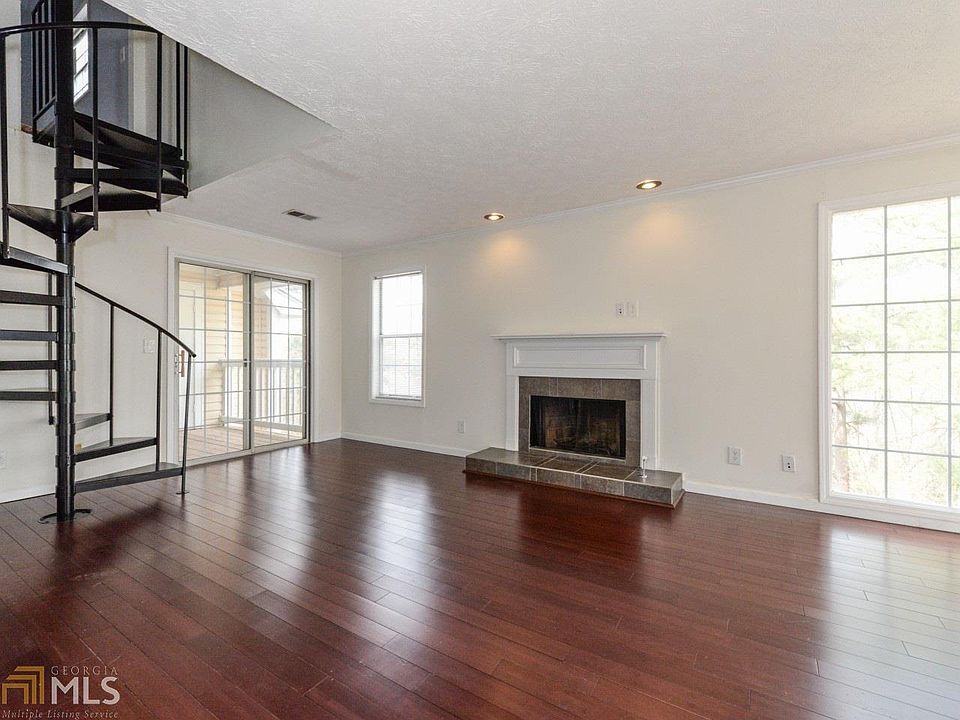 1st image of 409 Countryside Ln SE