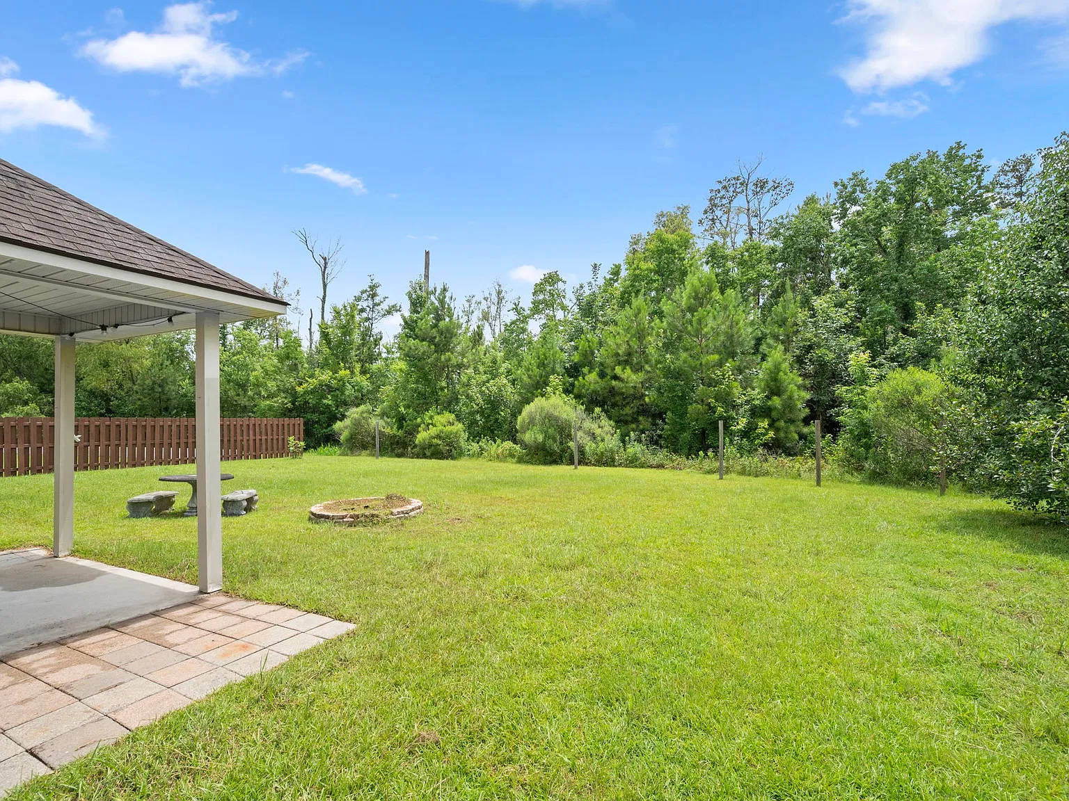 3 bed, 1637 sqft, $1,900 — Photo 4