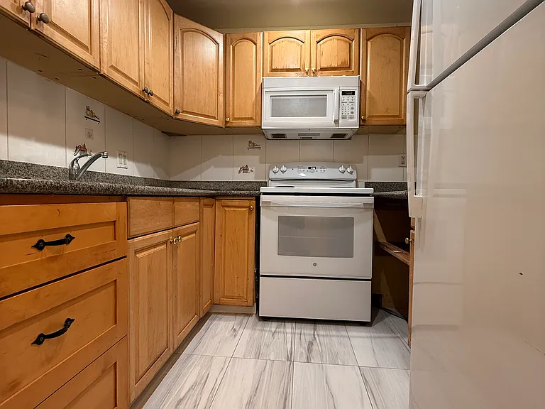 677 Villa St #1 — Photo 6