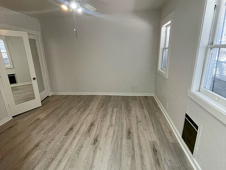 260 N 3rd St #L — Photo 6