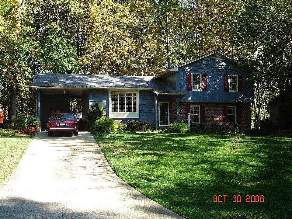 1203 Lochcarron Ln Cary, NC