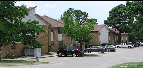 2nd image of 401 Willowridge St #8da3b8a18