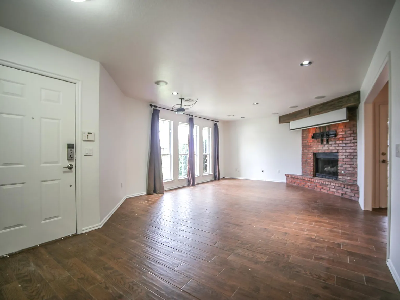 2813 Brompton Drive — Photo 4