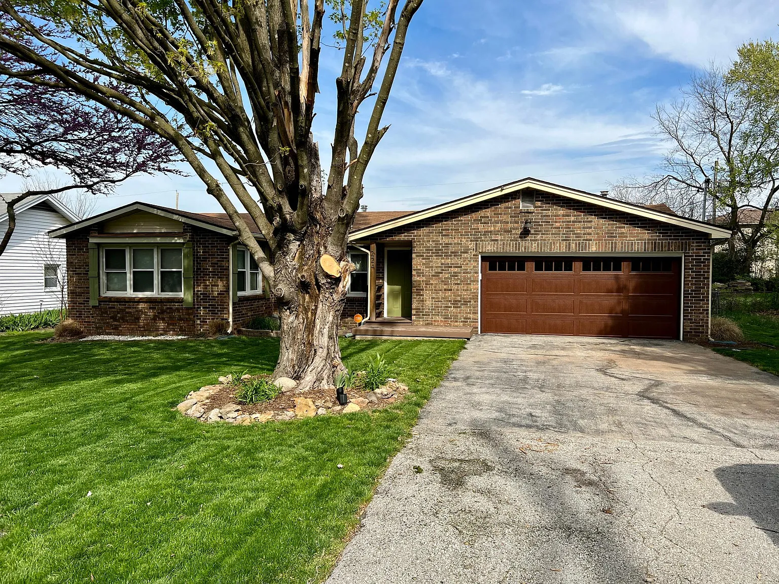 224 N Prince Ln — Photo 3