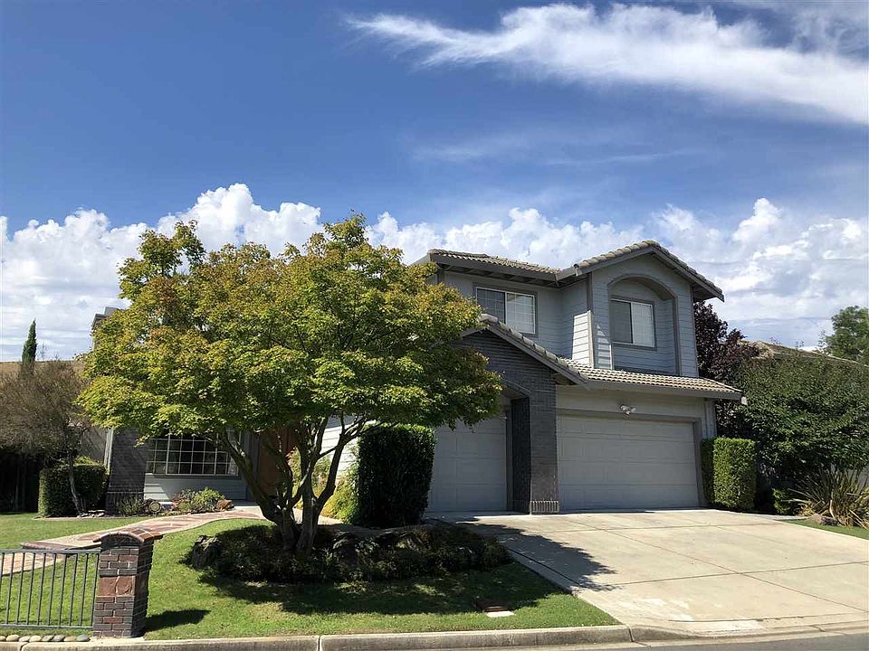 1st image of 555 Bourne Ln