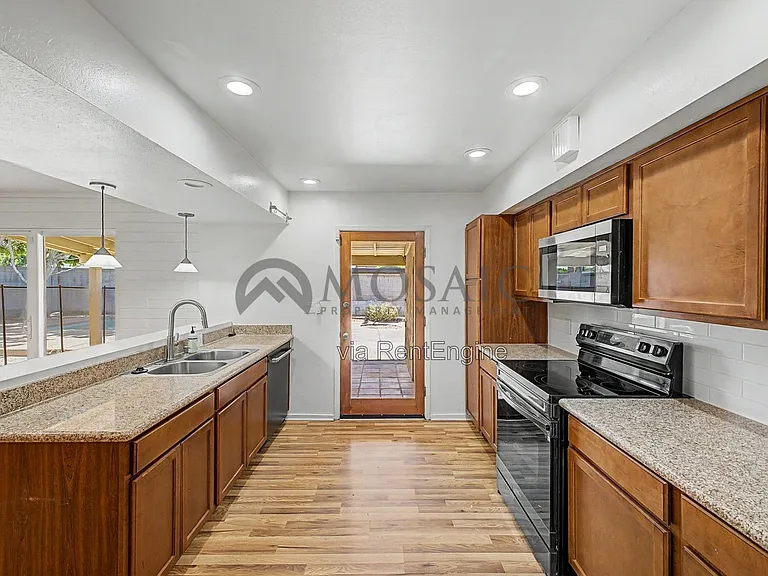 3333 E Medlock Dr — Photo 17