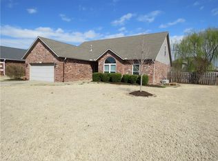 2202 SW Chinquapin Ave, Bentonville, AR 72712