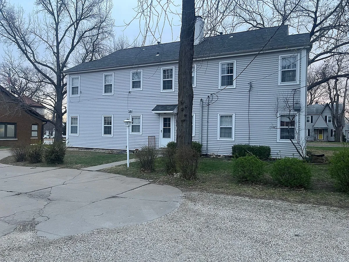 Building Photo - 1221 SW Oakley Ave