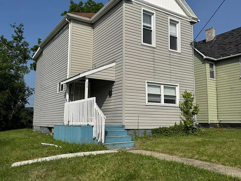 1316 Huron Ave — Photo 1
